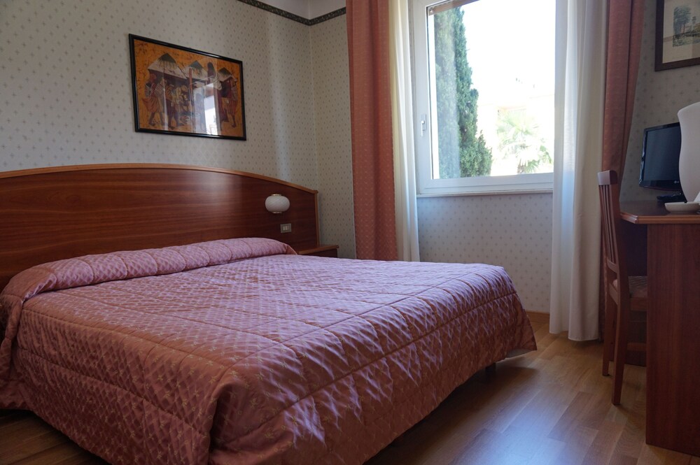 Hotel Riviera Riva Del Garda Tn Italien Hotel Riviera Riva Del Garda Tn Italien