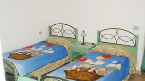 1 Schlafzimmer, Bügeleisen/Bügelbrett