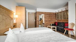Premium bedding, down comforters, in-room safe, individually decorated