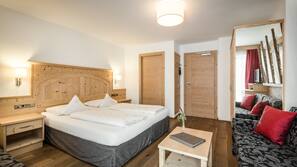 Premium bedding, down comforters, in-room safe, individually decorated