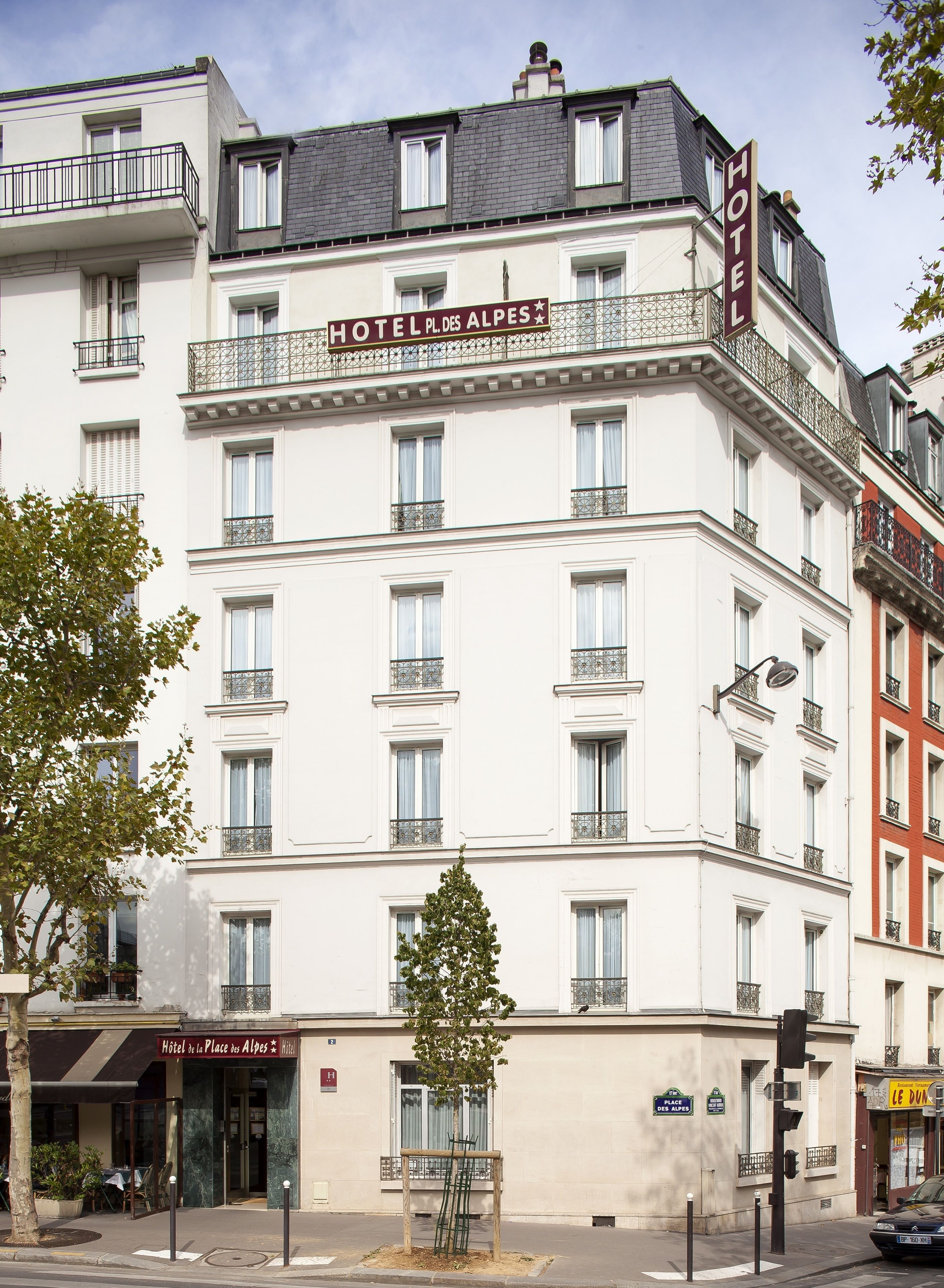 Hôtel de la Place des Alpes