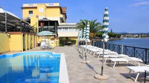 Outdoor pool, pool loungers
