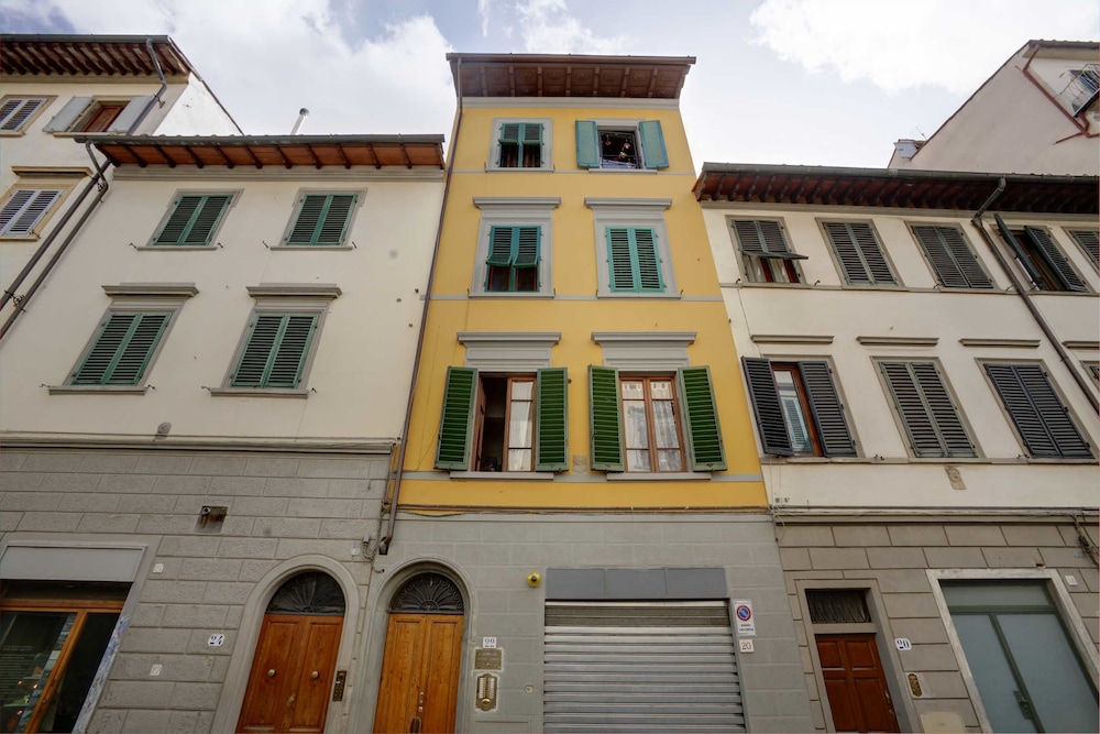 Book Soggiorno Pezzati Daniela | Florence Hotel Deals Book Soggiorno Pezzati Daniela | Florence Hotel Deals