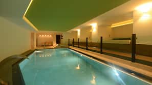 Indoor pool, sun loungers