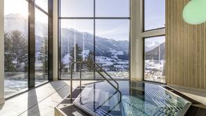 Bain à remous intérieur