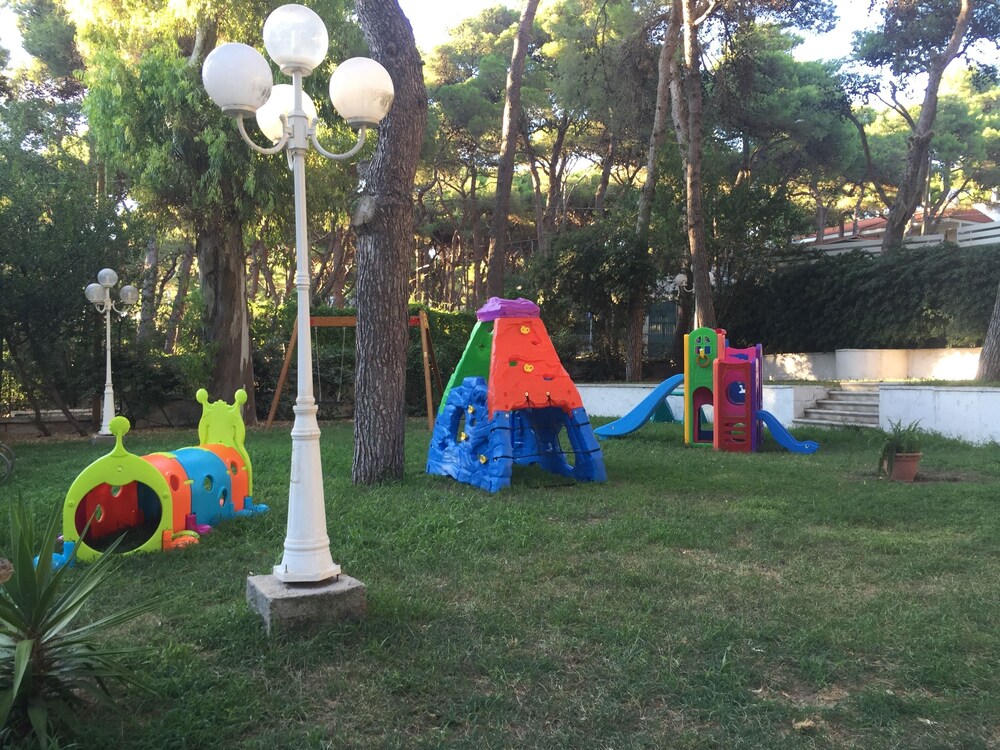 Bugs play park deals