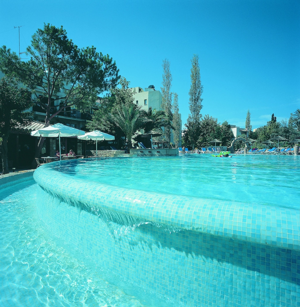 Cyprus: reviews of holiday in Paphos Cyprus: reviews of holiday in Paphos