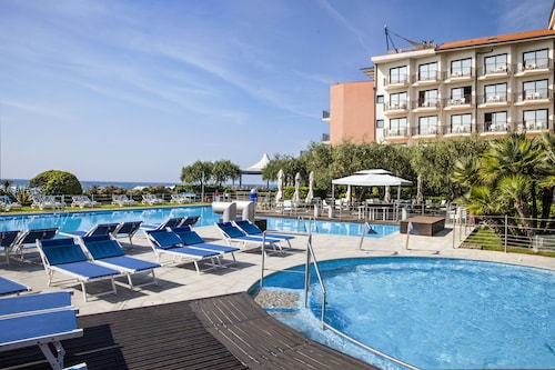 Kid Friendly Hotels In Diano Marina Best Family Hotels For