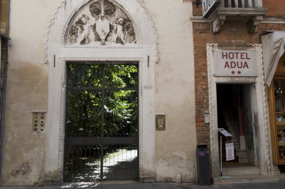 Hotel Adua