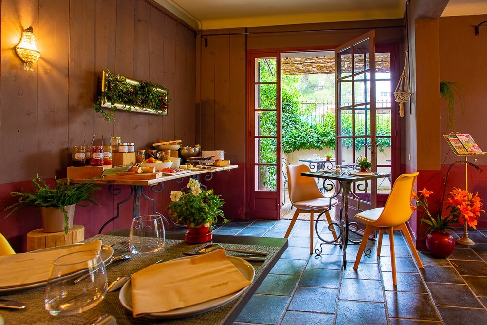 Hotel Sous Les Figuiers St Remy De Provence Hotel Sous Les Figuiers St Remy De Provence