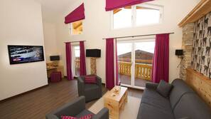 2 bedrooms, minibar, in-room safe, iron/ironing board