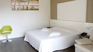 Down duvet, in-room safe, desk, blackout curtains