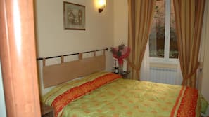 Premium bedding, cots/infant beds, free WiFi