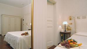 Minibar, in-room safe, desk, iron/ironing board