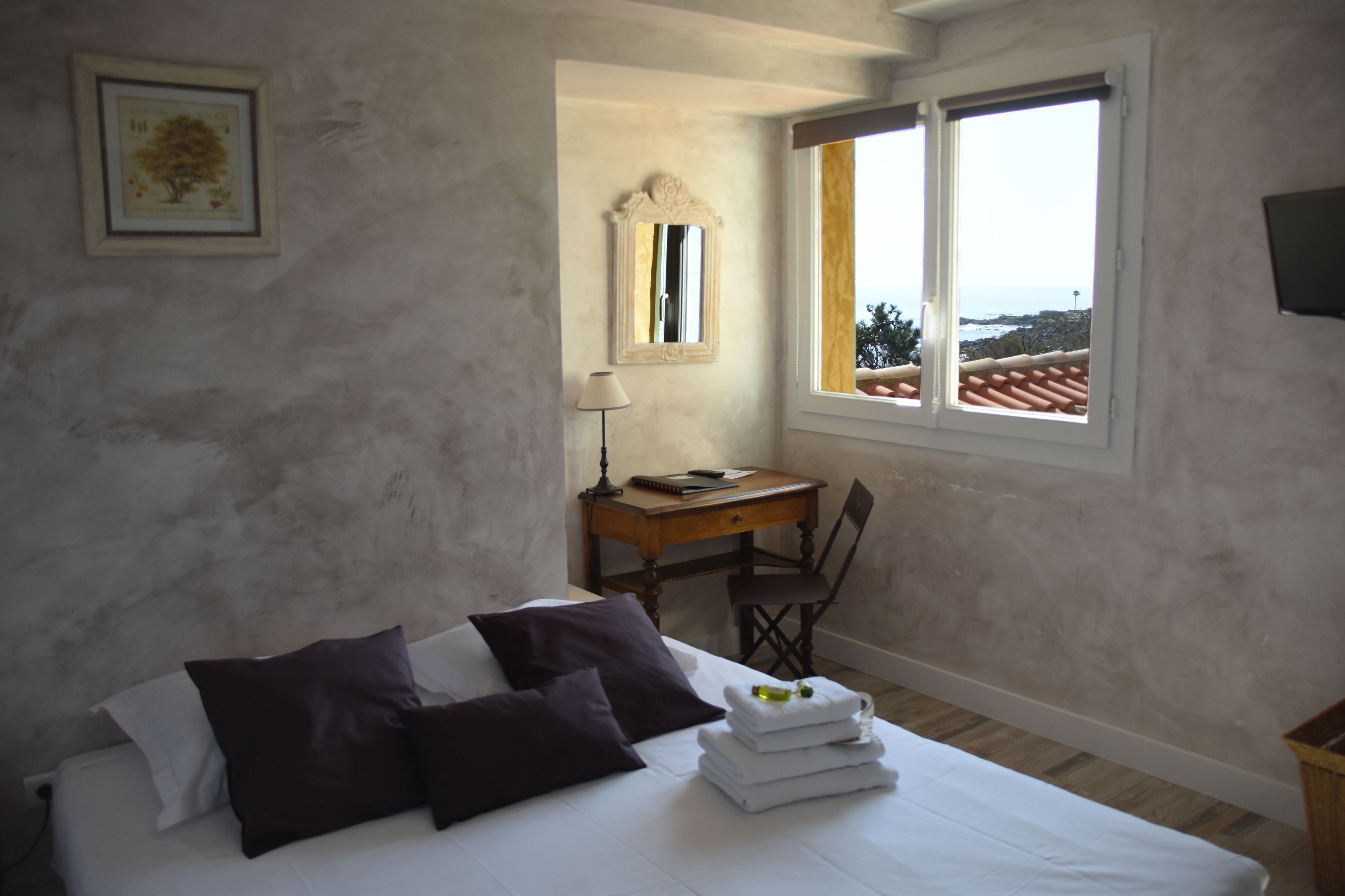 Hotel Les Calanques In Roquebrune Sur Argens Expedia