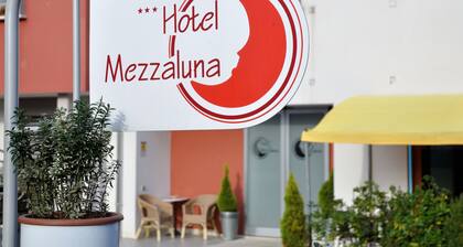 Hotel Mezzaluna