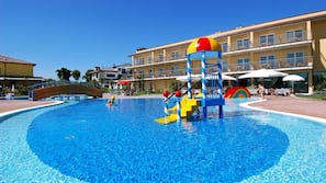 Indoor pool, 7 outdoor pools, pool umbrellas, pool loungers