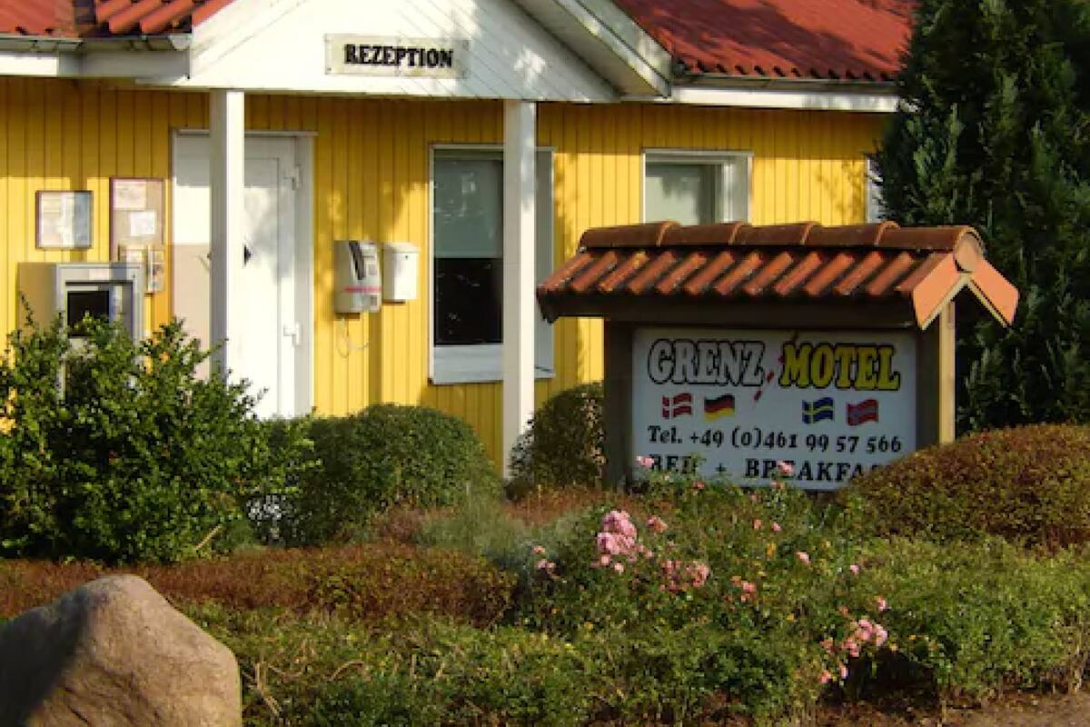 Grenzmotel In Harrislee Germany Expedia