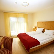 Frankfurt Hahn Flughafen Hhn Gunstige Fluge Von Frankfurt Hahn Airport