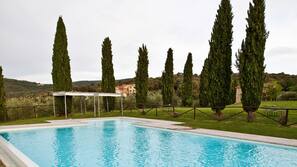 2 piscinas al aire libre