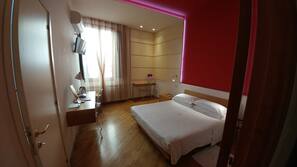 Minibar, una cassaforte in camera, una scrivania, insonorizzazione