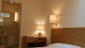 In-room safe, desk, free WiFi