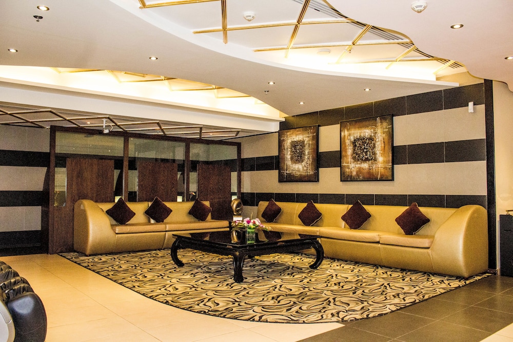Al Waleed Palace Hotel Apartments Oud Metha 2019 Room Prices 40 Al Waleed Palace Hotel Apartments Oud Metha 0 Out Of 5 Parking Featured Image Lobby