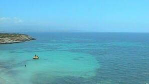 Una spiaggia nelle vicinanze