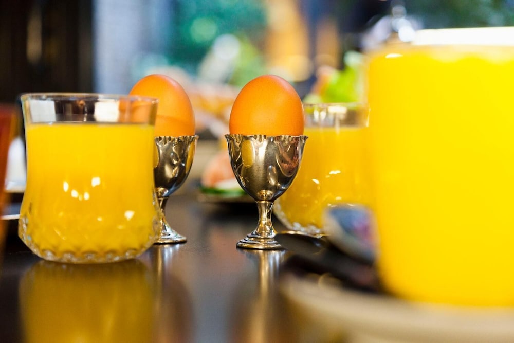 Photo - Hotel Diamonds and Pearls