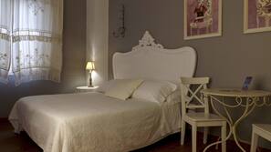 Minibar, una scrivania, culle/letti per bambini (gratuiti)
