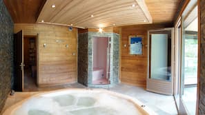 Bain à remous intérieur
