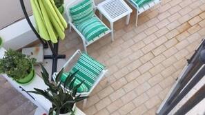 1 Schlafzimmer, Schreibtisch, kostenpflichtige Babybetten