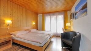 Premium bedding, in-room safe, desk, soundproofing