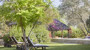 Seasonal outdoor pool, sun loungers