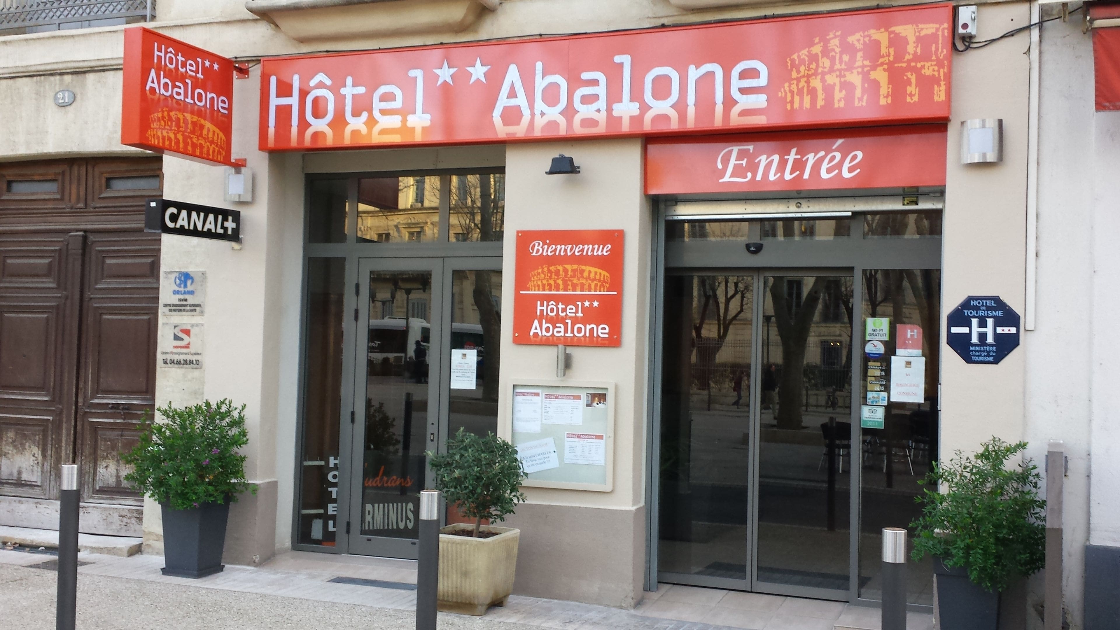 Hôtel Abalone in Nîmes, France