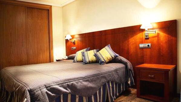 Tabla de planchar con plancha, wifi, acceso en silla de ruedas