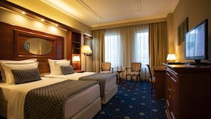 Minibar, in-room safe, desk, iron/ironing board