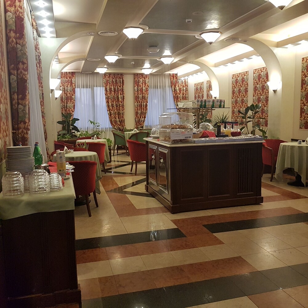 Motel Rona Milan 2018 Hotel S Expedia Garden View Featured Image Lobby Lounge