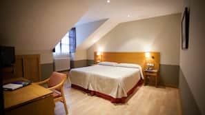 In-room safe, desk, free WiFi, wheelchair access
