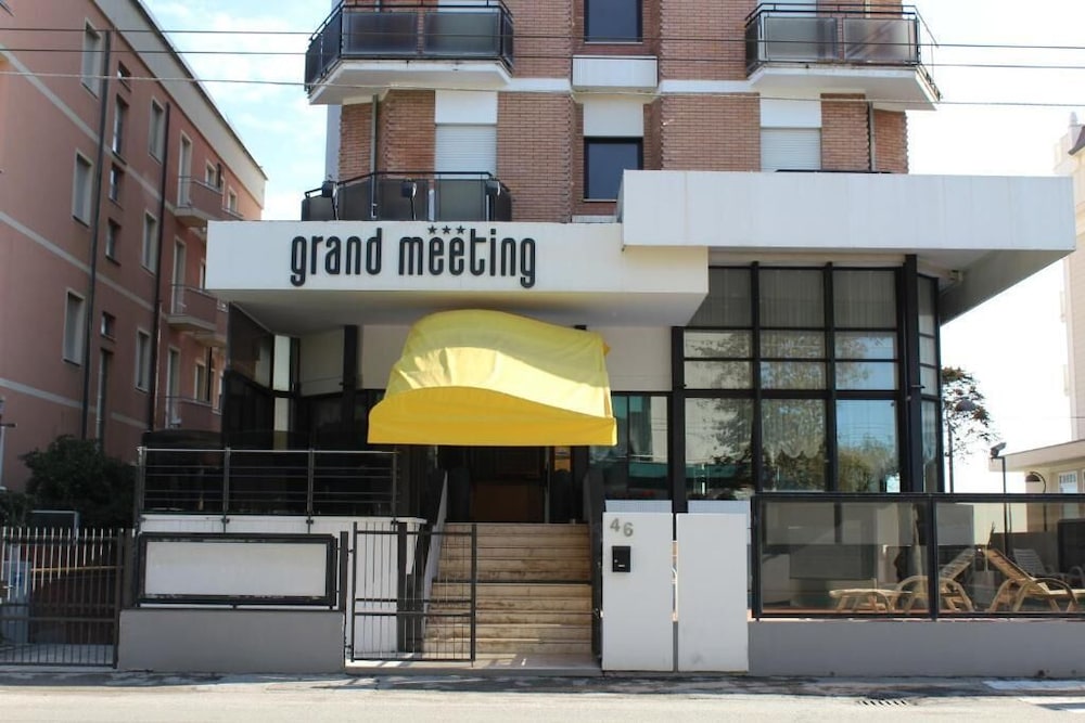 Photo - Grand Meeting Hotel