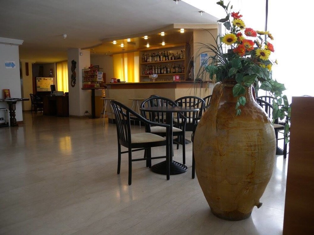 Photo - Grand Meeting Hotel