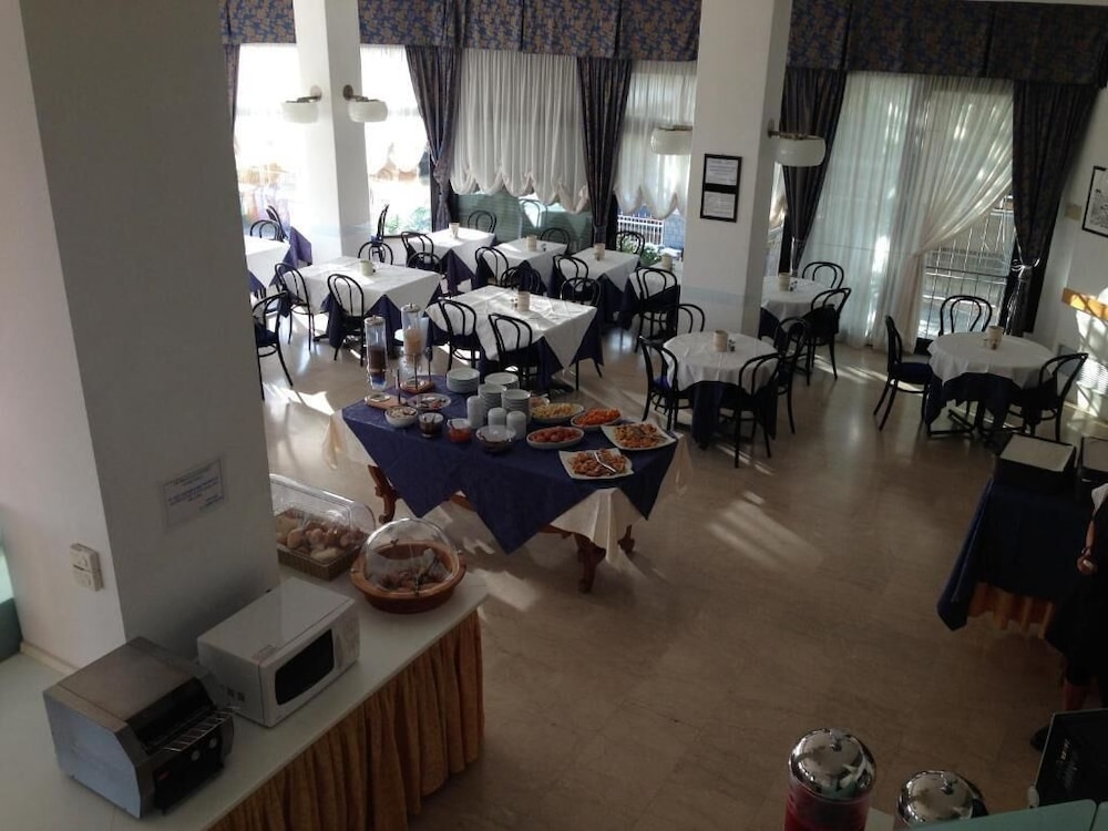 Photo - Grand Meeting Hotel