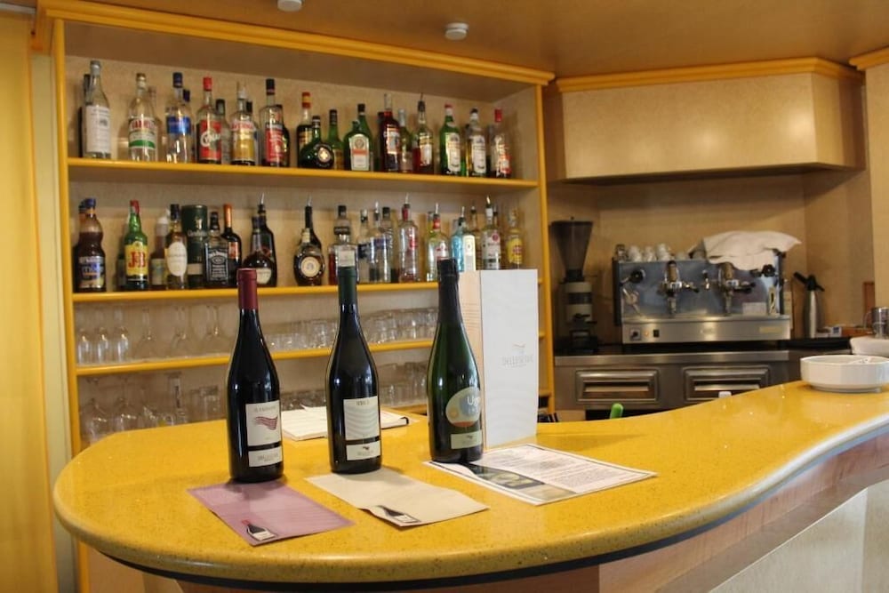 Photo - Grand Meeting Hotel