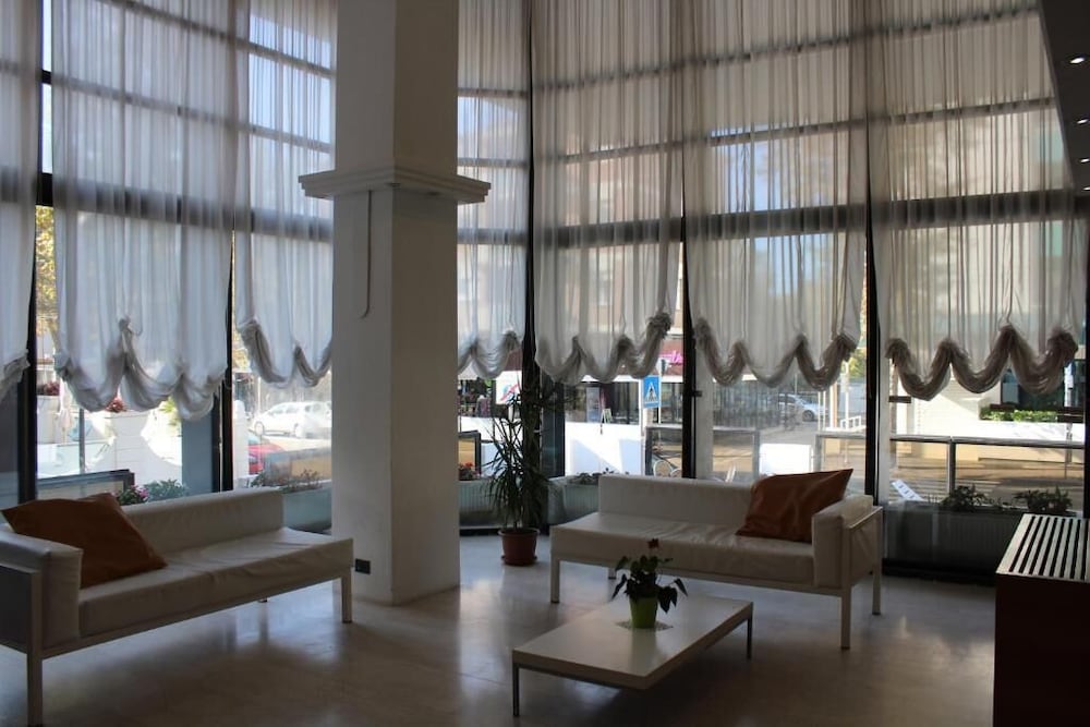 Photo - Grand Meeting Hotel