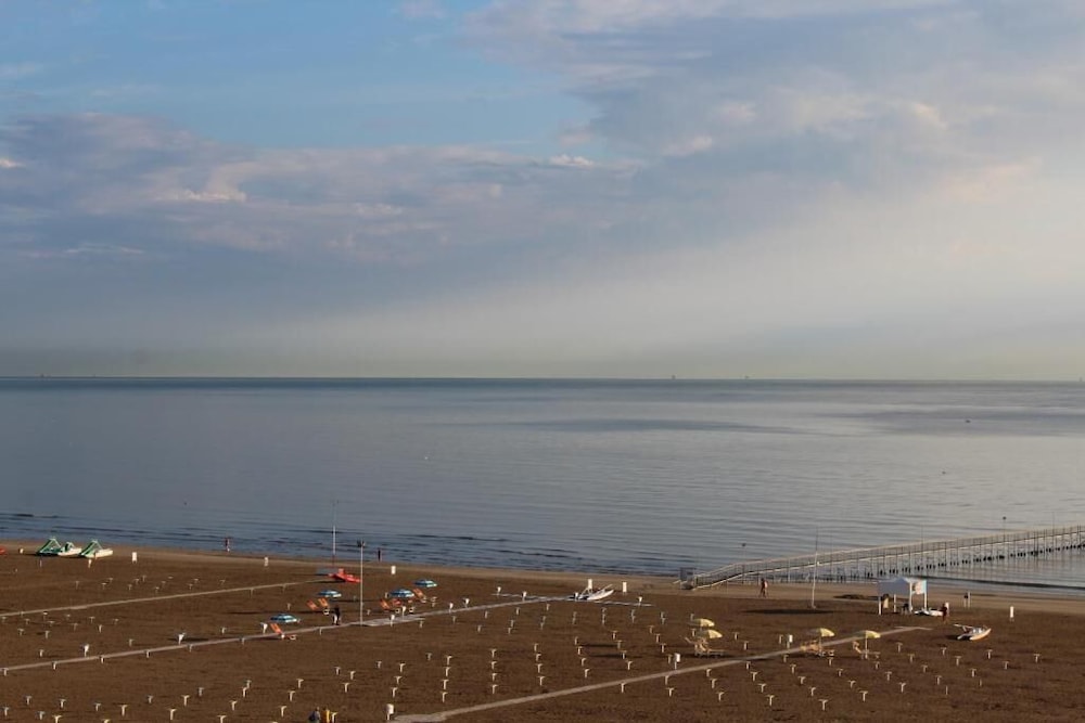 Photo - Grand Meeting Hotel