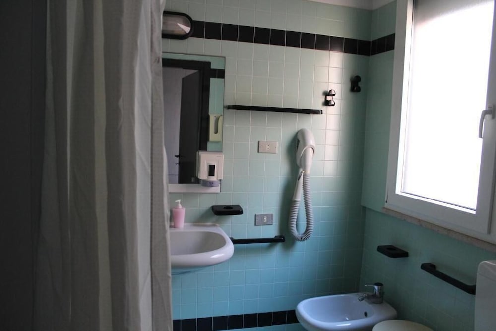 Photo - Grand Meeting Hotel