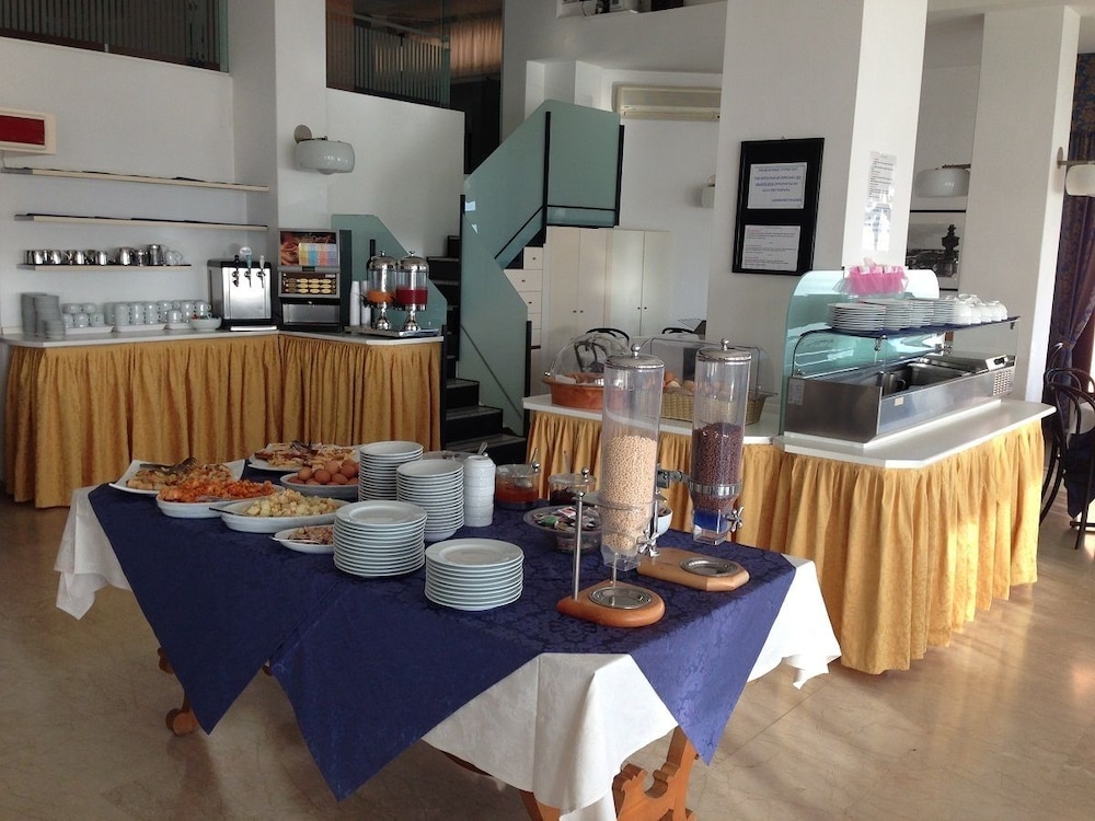 Photo - Grand Meeting Hotel