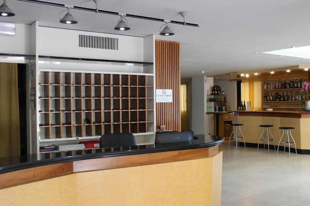 Photo - Grand Meeting Hotel