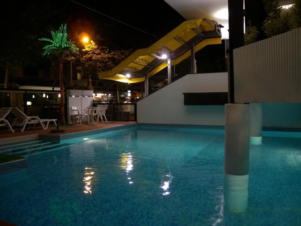 Photo - Grand Meeting Hotel