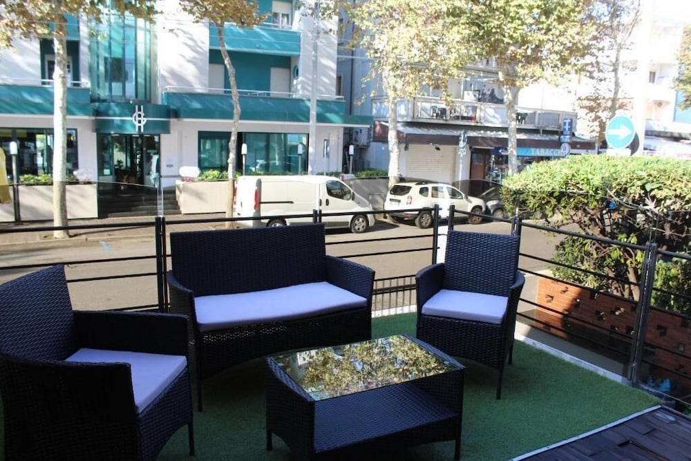 Photo - Grand Meeting Hotel